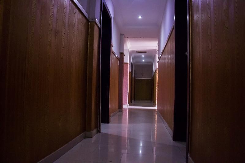 Theodawn Hotels @ Suite 29 Икеджа Екстериор снимка